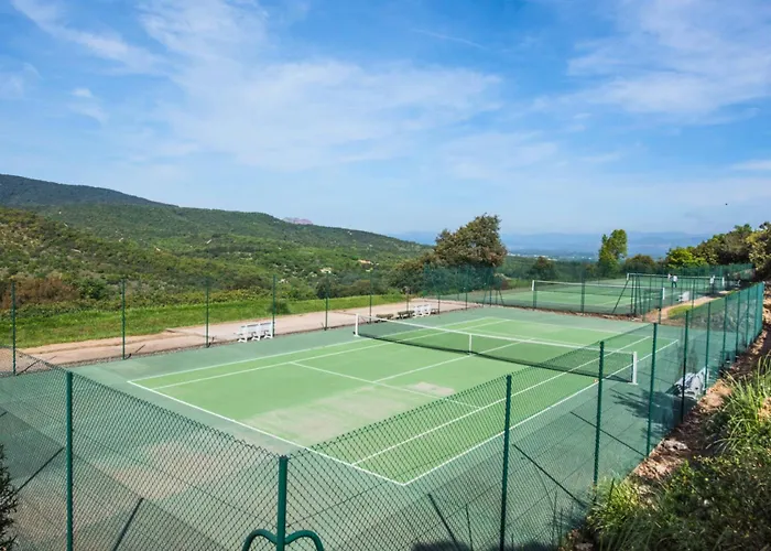 Esprit Du Sud Le Rocher D'azur La Rouviere (Var)